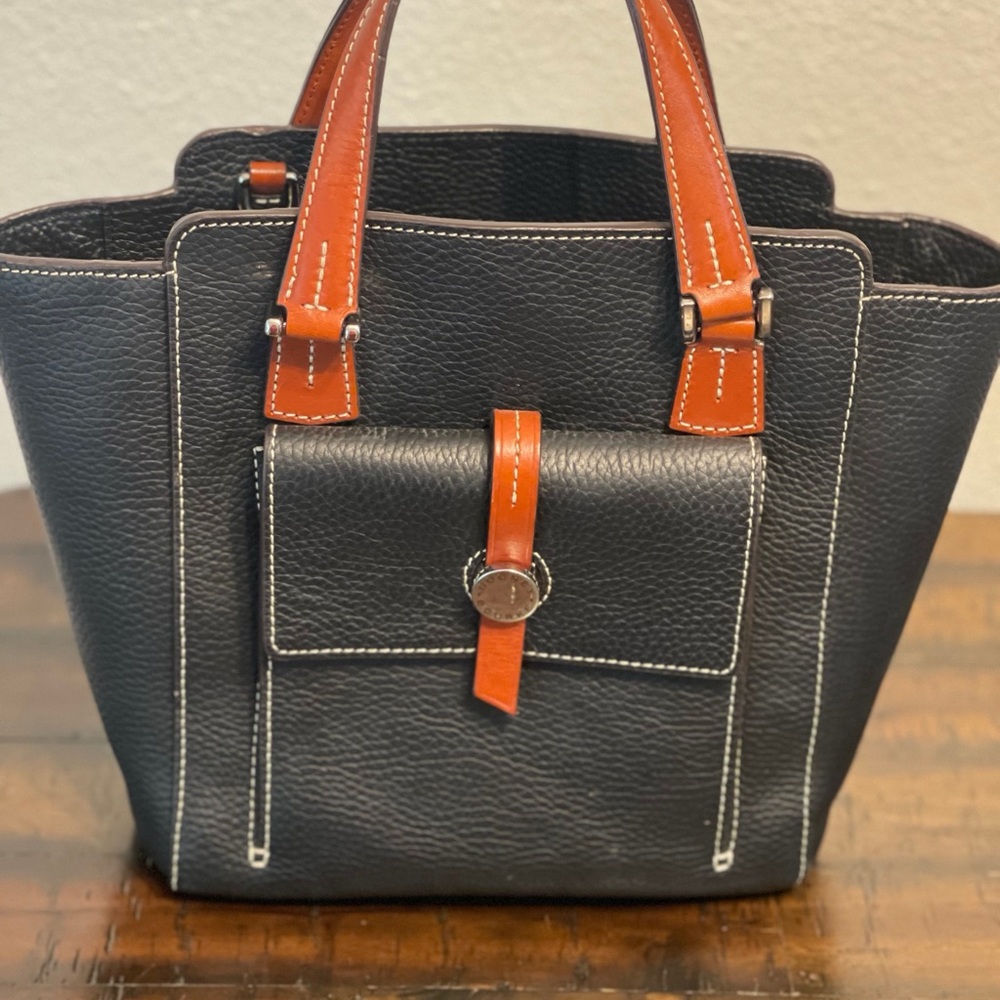 Black Tote Bag with Contrast Tan Handles and Front Pocket